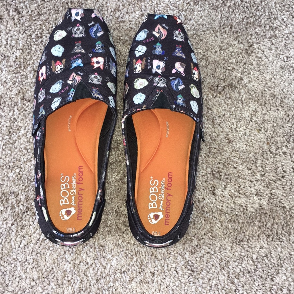 Size 8.5 bobs for dog footwear from Skechers